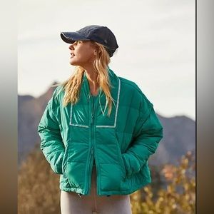 1. Cara Convertible Puffer . EUC (worn once!)
Sz M